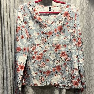 Flowy floral blouse